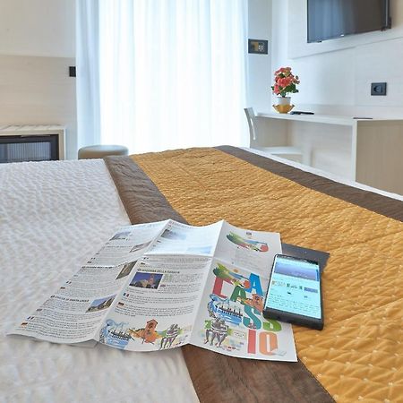Hotel Adler Alassio Buitenkant foto