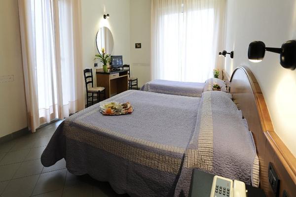 Hotel Adler Alassio Buitenkant foto