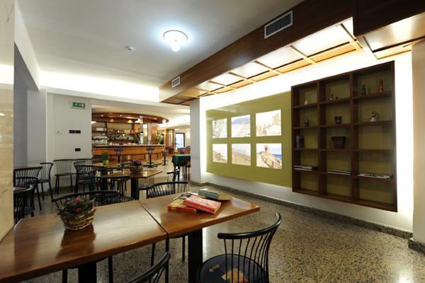 Hotel Adler Alassio Buitenkant foto