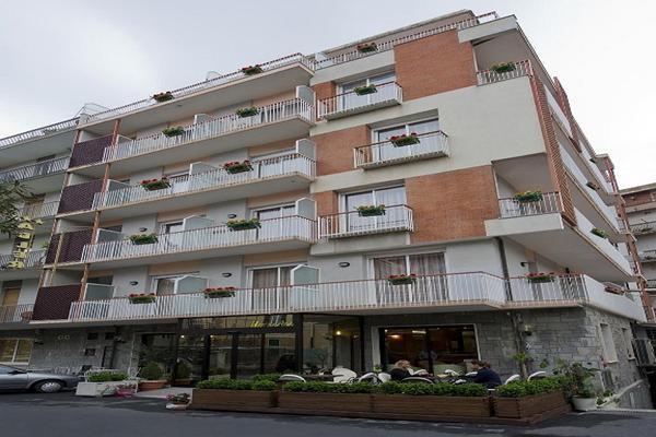 Hotel Adler Alassio Buitenkant foto