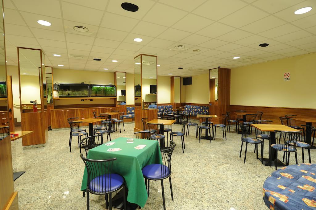 Hotel Adler Alassio Buitenkant foto