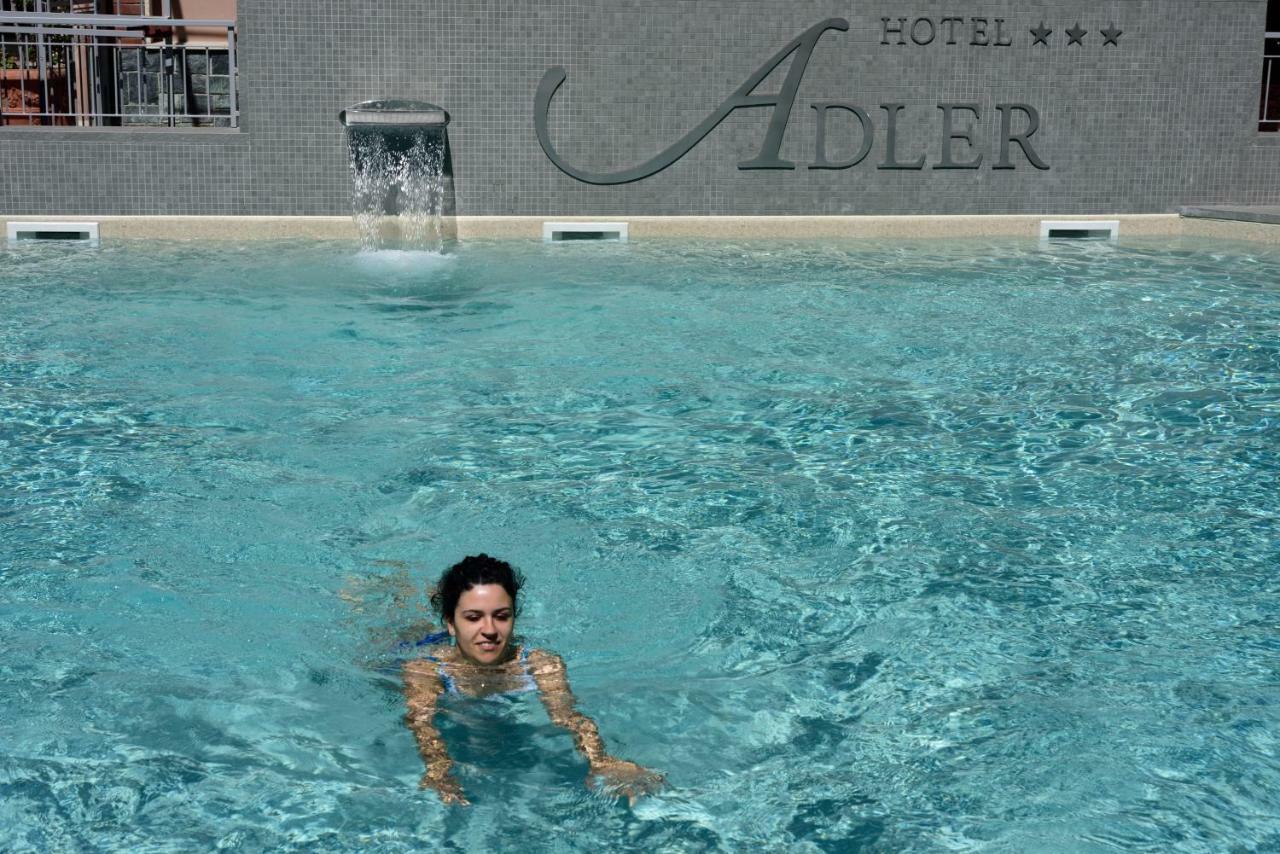 Hotel Adler Alassio Buitenkant foto