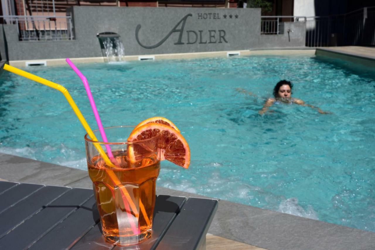 Hotel Adler Alassio Buitenkant foto