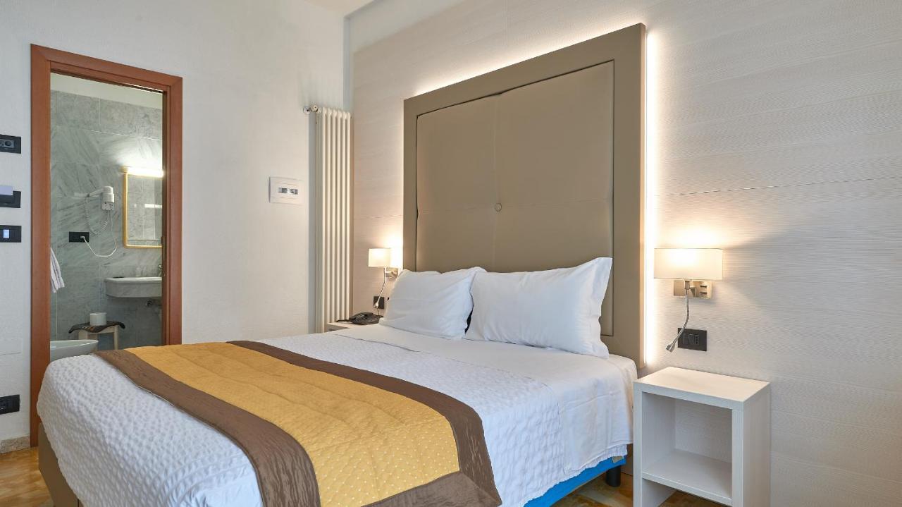 Hotel Adler Alassio Buitenkant foto