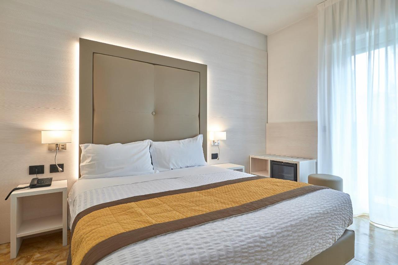 Hotel Adler Alassio Buitenkant foto