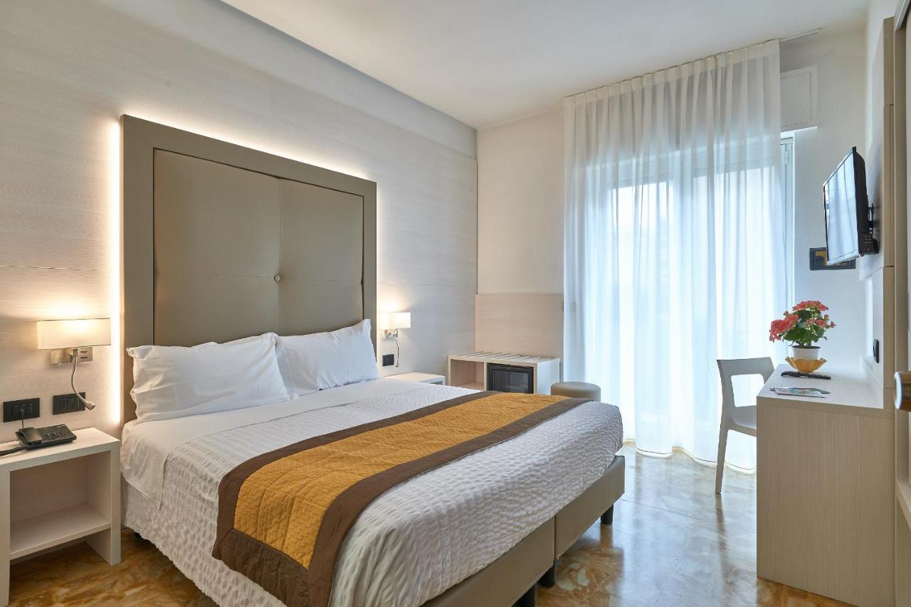 Hotel Adler Alassio Buitenkant foto