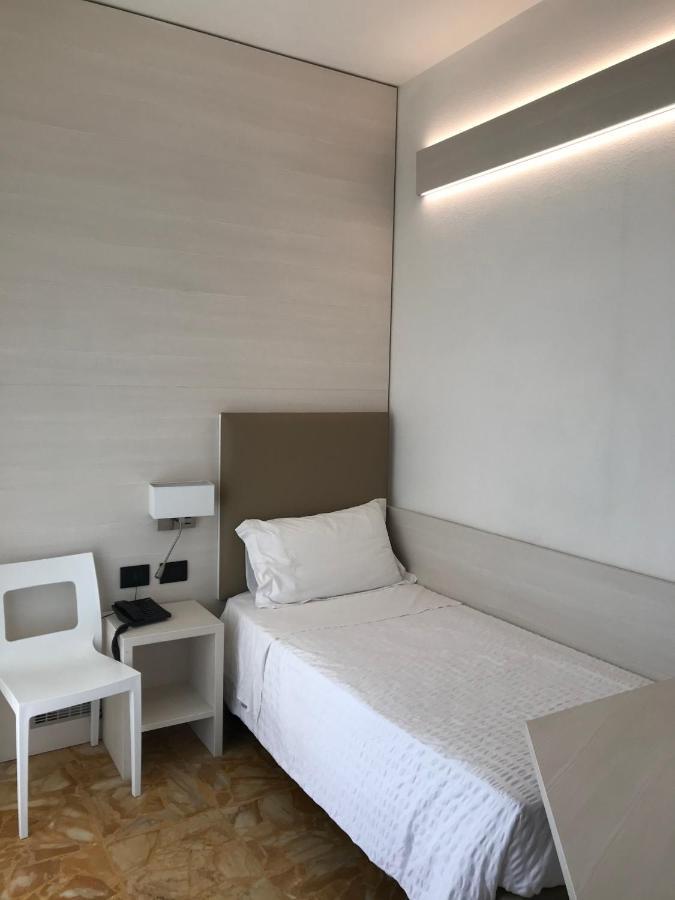 Hotel Adler Alassio Buitenkant foto